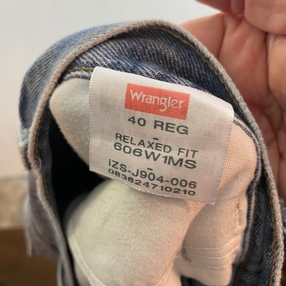 Wrangler jean shorts size 40 Reg Relaxed - Picture 2 of 7